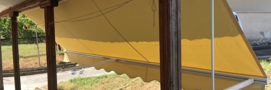 Τέντα με πλάγιους βραχίονες